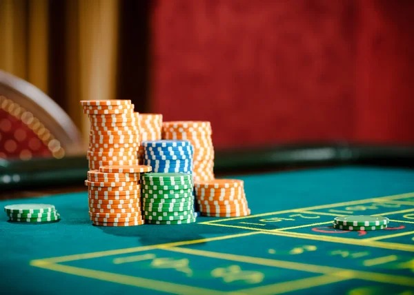 kingdomtoto4d mobile app interface showing live-dealer table and sportsbook menu